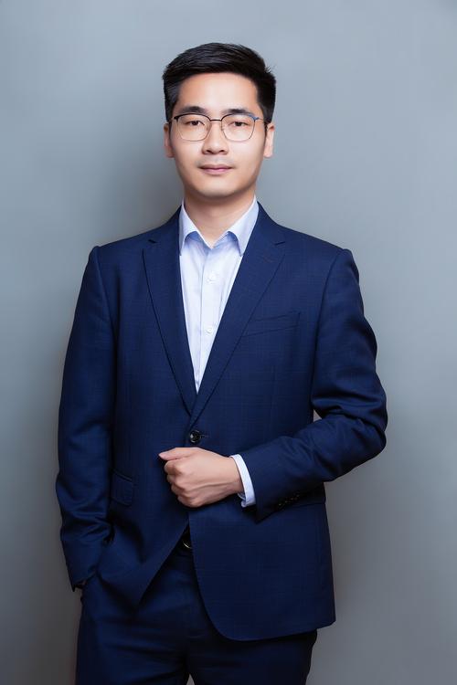 方秀均 视觉与舞美负责人